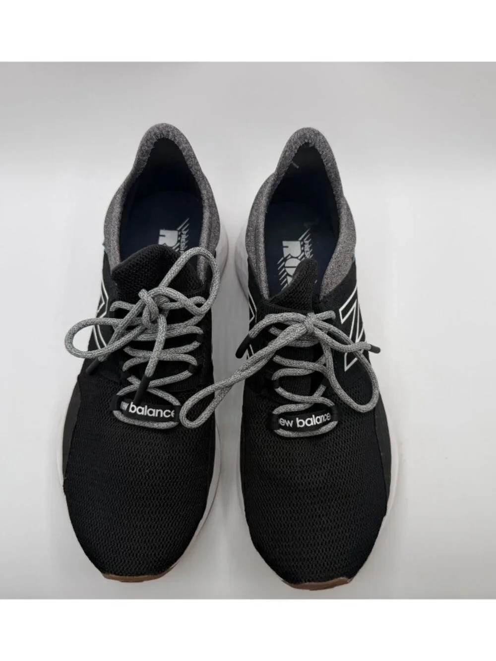 New Balance Fresh Foam Roav Sneakers Women Size 10 Black/Grey Low Top Lace Up - Picture 3 of 16